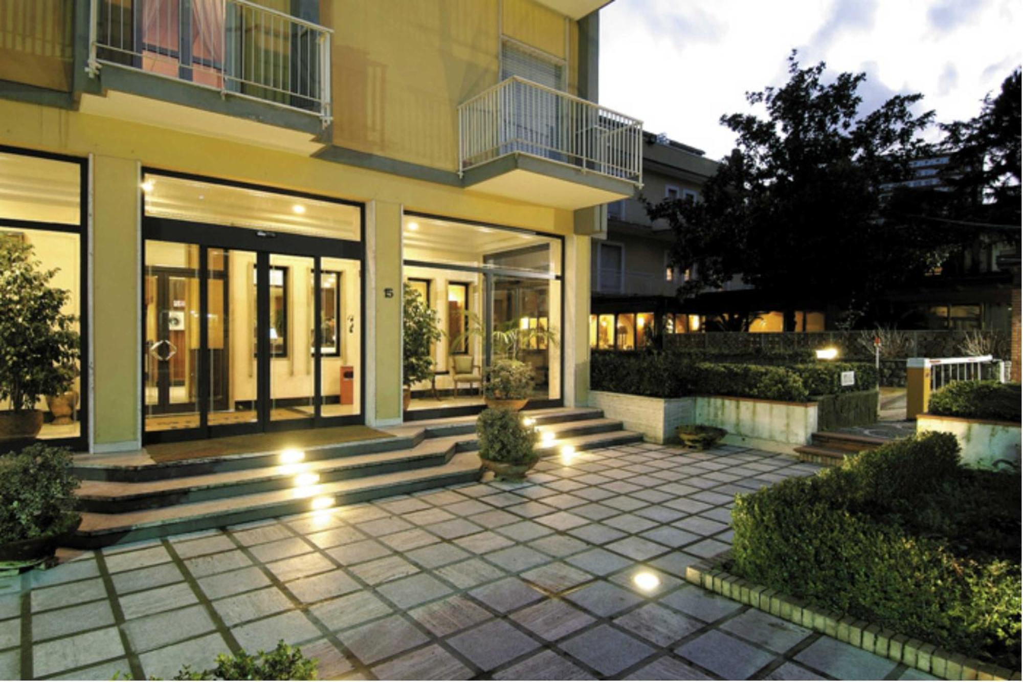 American Hotel Pozzuoli Exterior photo